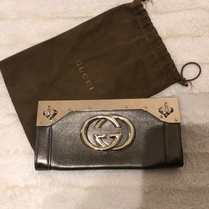 Beautiful interwoven gold metal and leather AUTHENTIC Gucci clutch
